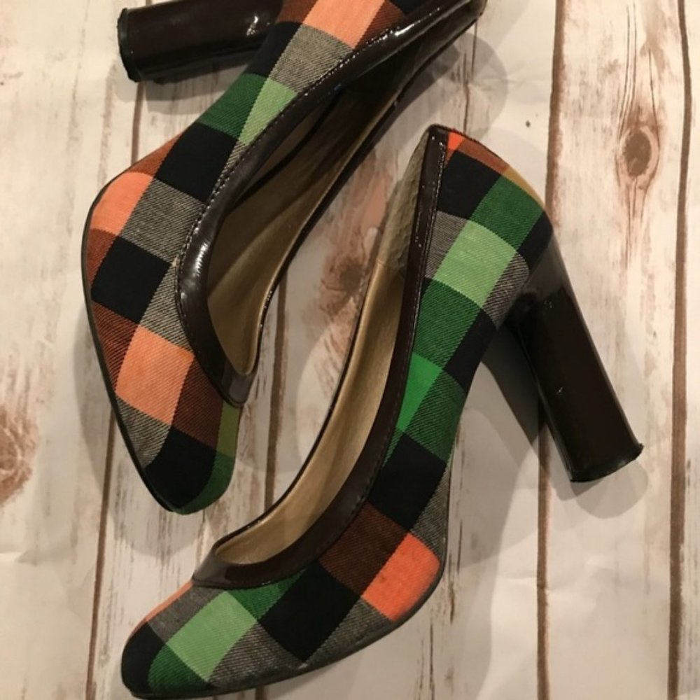 Plaide shoes.
